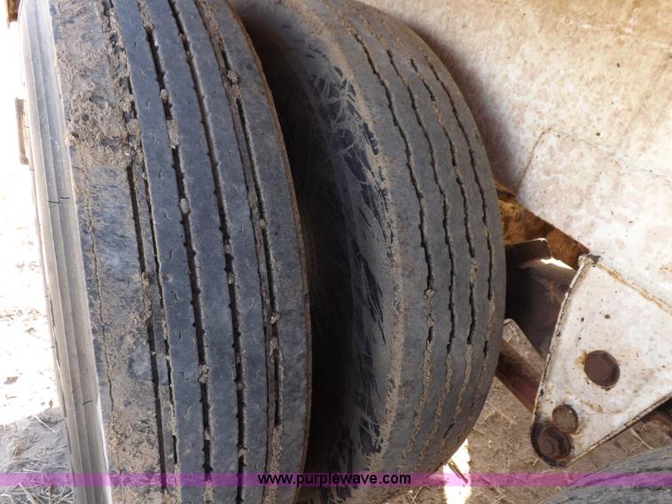 image for item F6397 2003 Dragon vacuum trailer