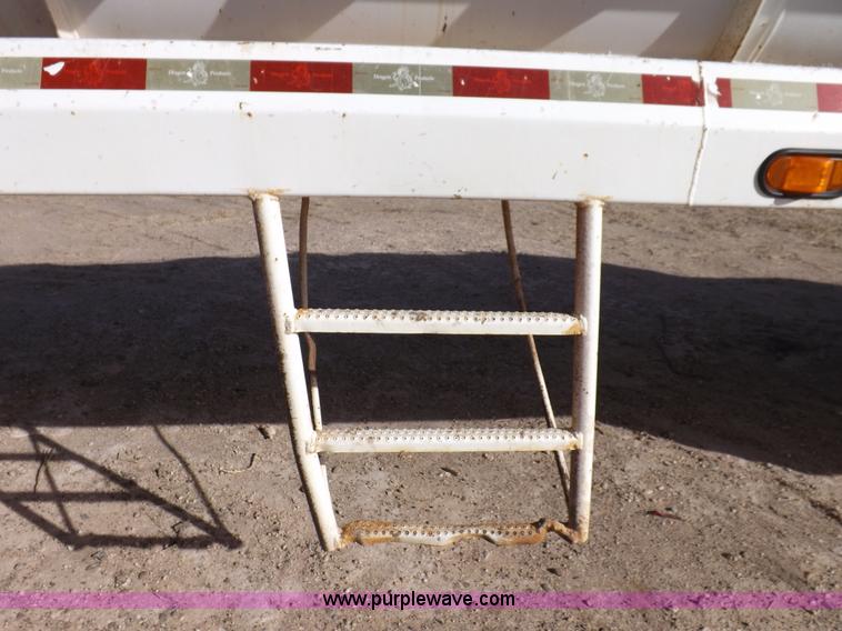 image for item F6397 2003 Dragon vacuum trailer