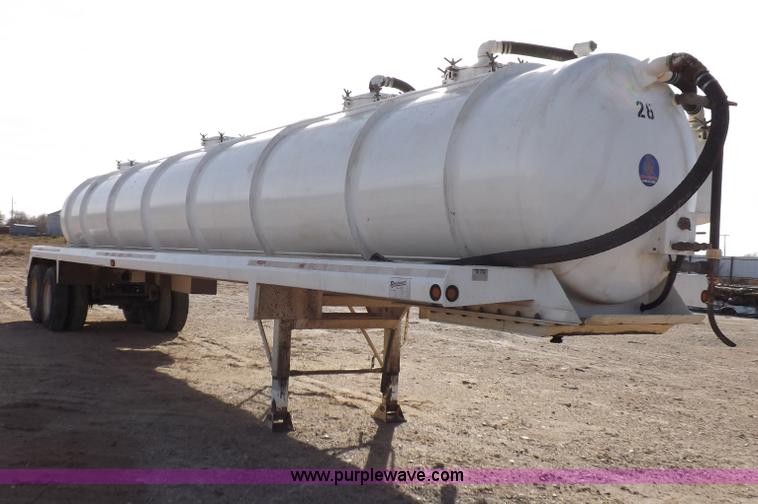 image for item F6398 2009 Dragon vacuum trailer