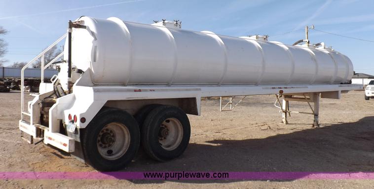 image for item F6398 2009 Dragon vacuum trailer