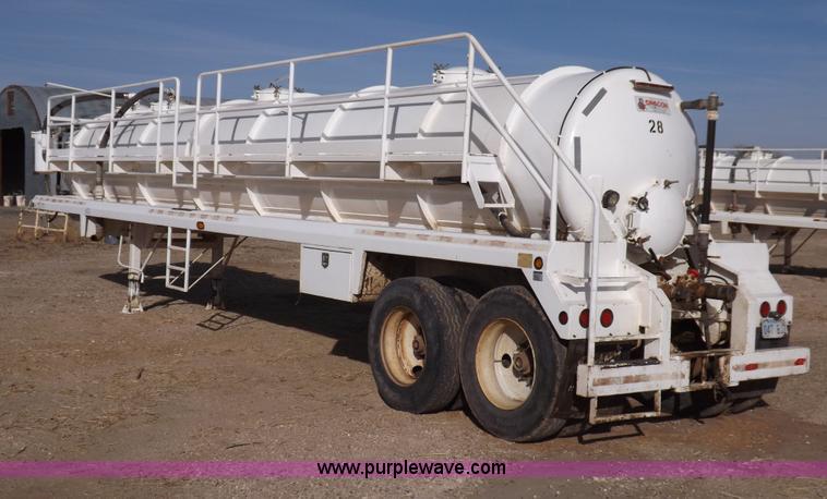 image for item F6398 2009 Dragon vacuum trailer