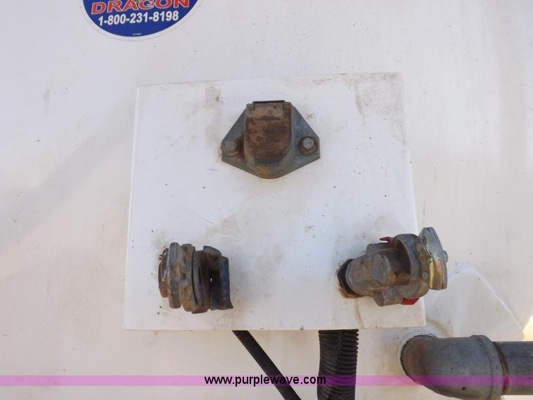 image for item F6398 2009 Dragon vacuum trailer