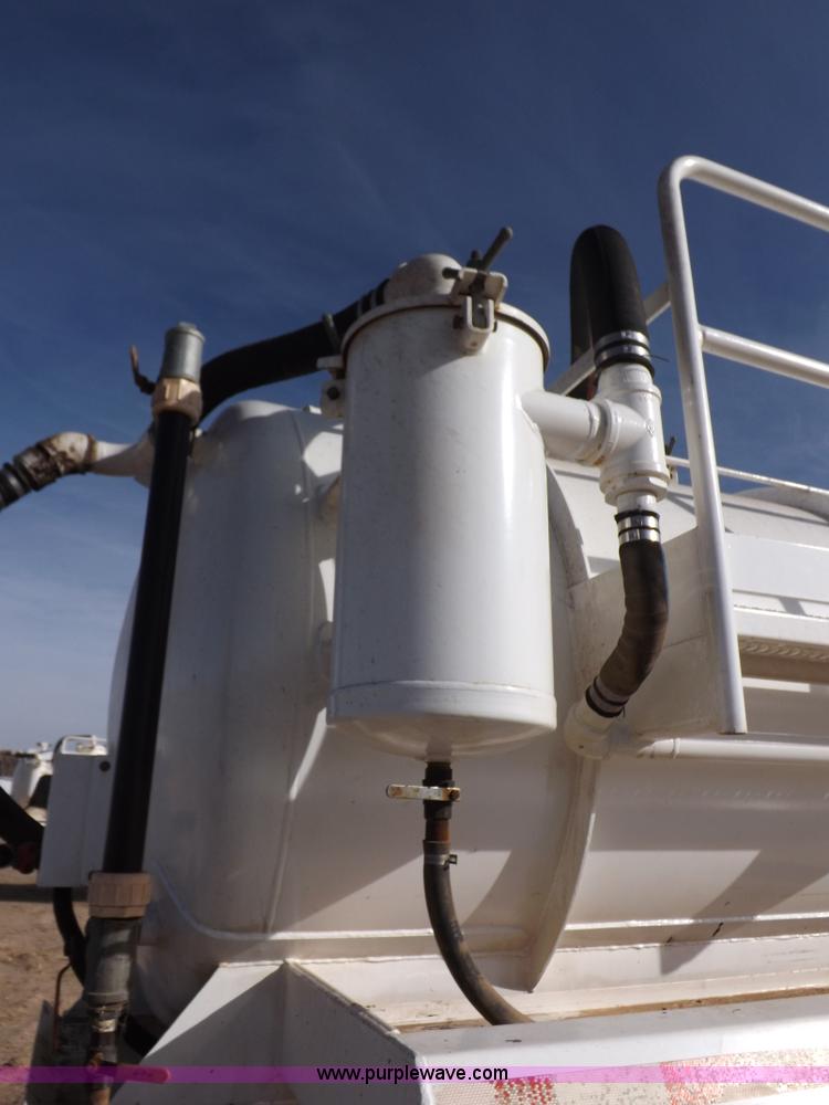 image for item F6398 2009 Dragon vacuum trailer