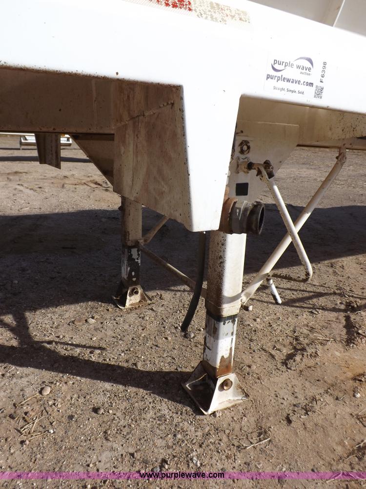 image for item F6398 2009 Dragon vacuum trailer