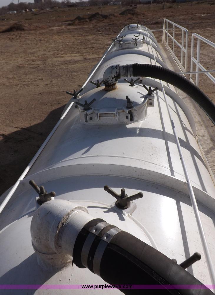 image for item F6398 2009 Dragon vacuum trailer