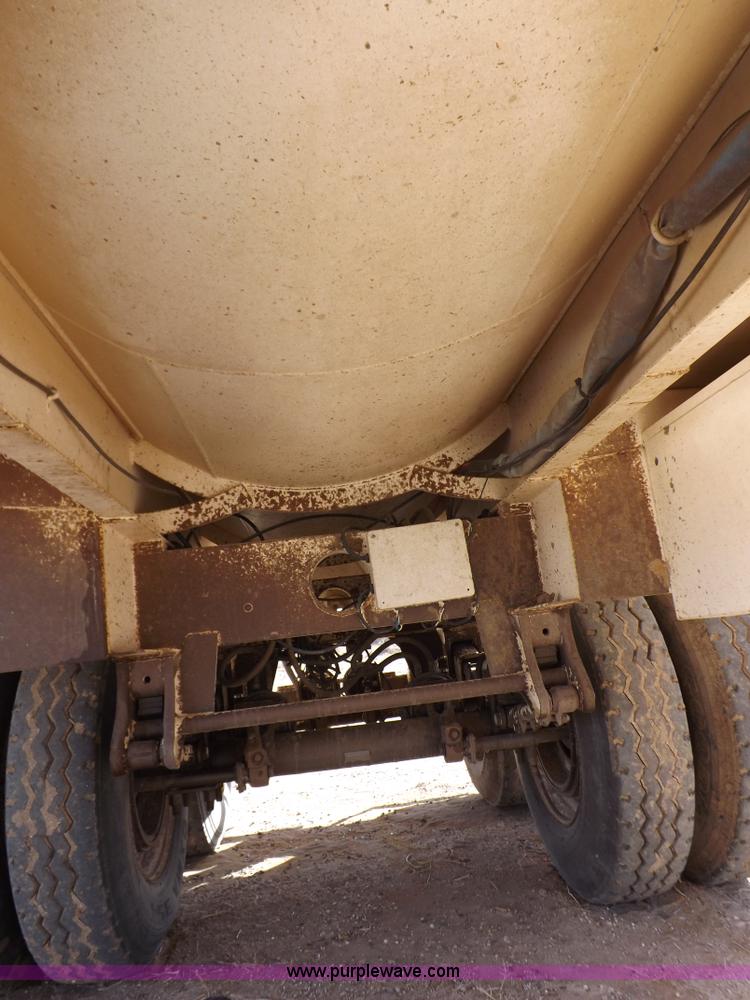 image for item F6398 2009 Dragon vacuum trailer