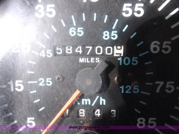 image for item F6399 1999 Mack CH613 semi truck