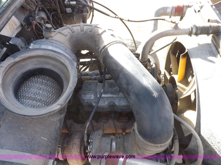 image for item F6399 1999 Mack CH613 semi truck