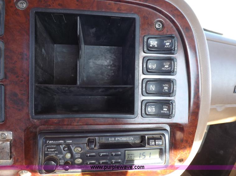 image for item F6403 2003 Mack Granite semi truck