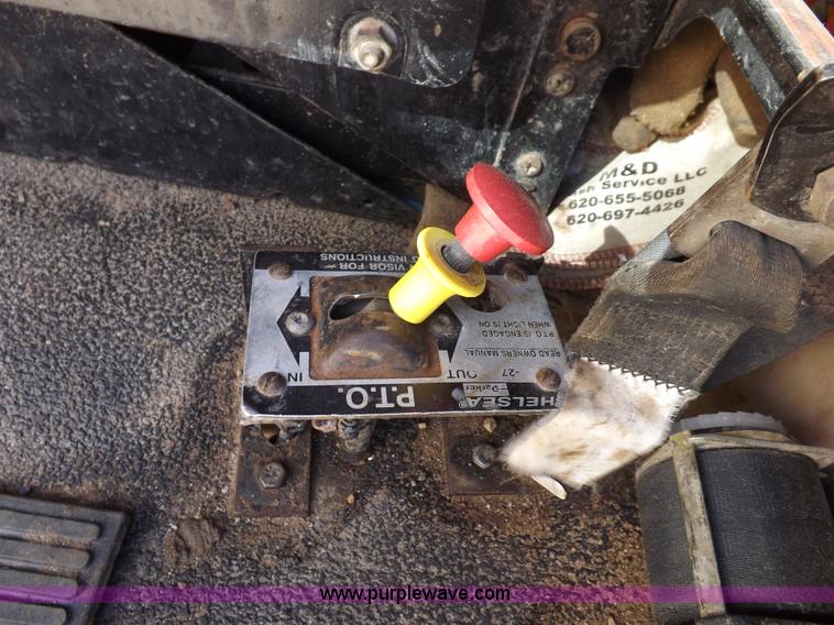 image for item F6403 2003 Mack Granite semi truck