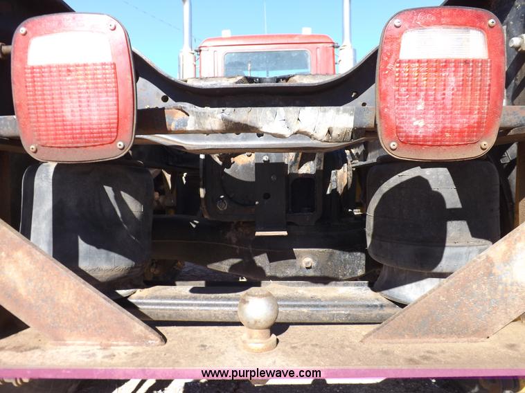 image for item F6403 2003 Mack Granite semi truck