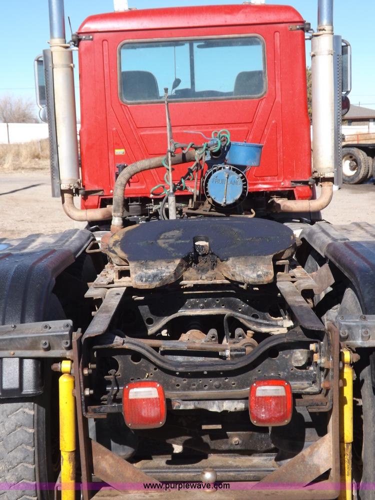 image for item F6403 2003 Mack Granite semi truck