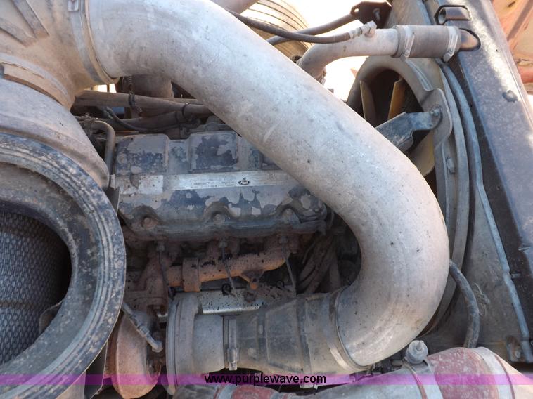 image for item F6403 2003 Mack Granite semi truck