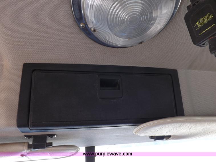 image for item F6404 2006 Mack CH613 semi truck