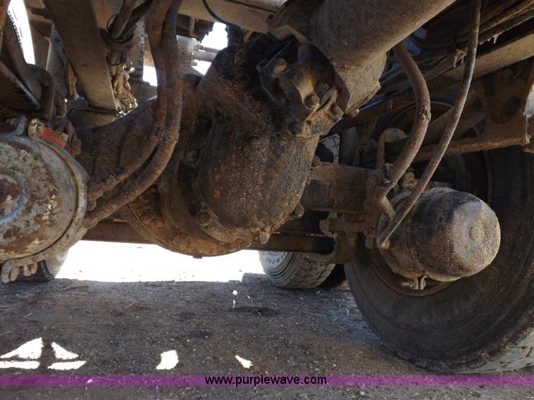 image for item F6404 2006 Mack CH613 semi truck