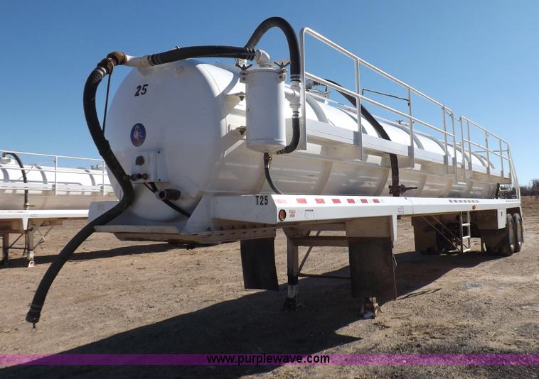 image for item F6405 2008 Dragon vacuum trailer