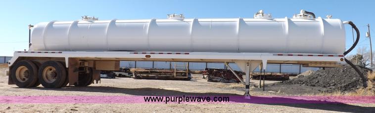 image for item F6405 2008 Dragon vacuum trailer
