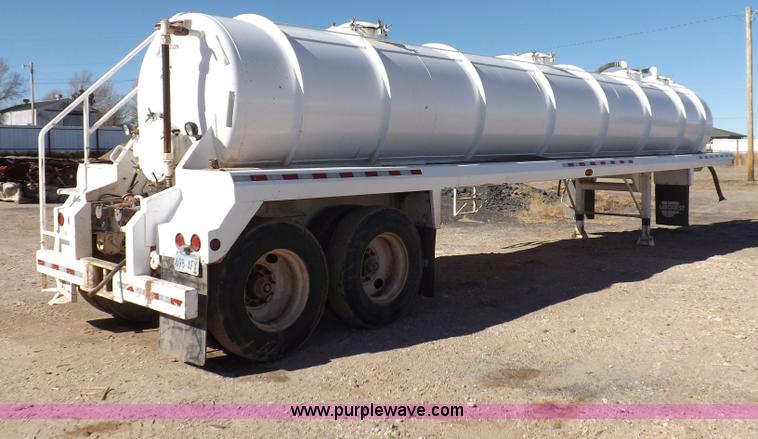 image for item F6405 2008 Dragon vacuum trailer