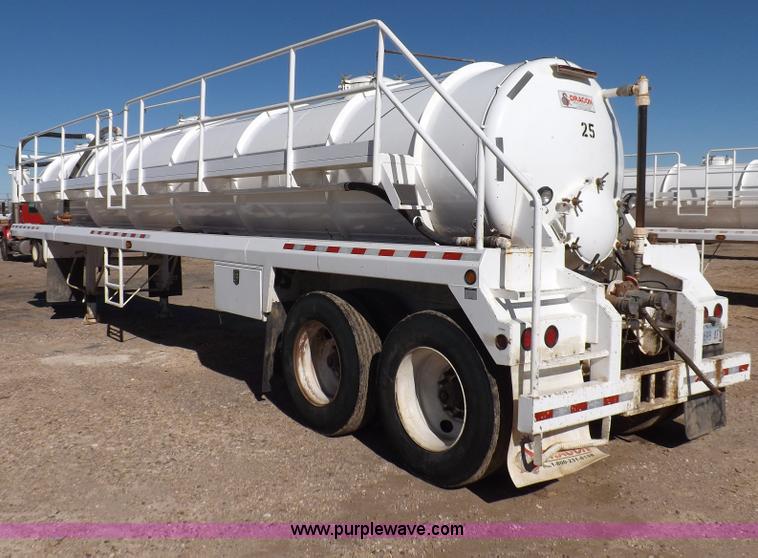 image for item F6405 2008 Dragon vacuum trailer