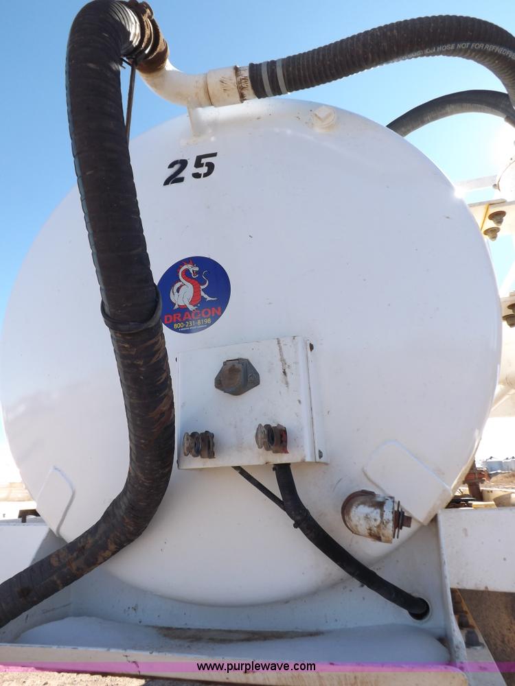 image for item F6405 2008 Dragon vacuum trailer