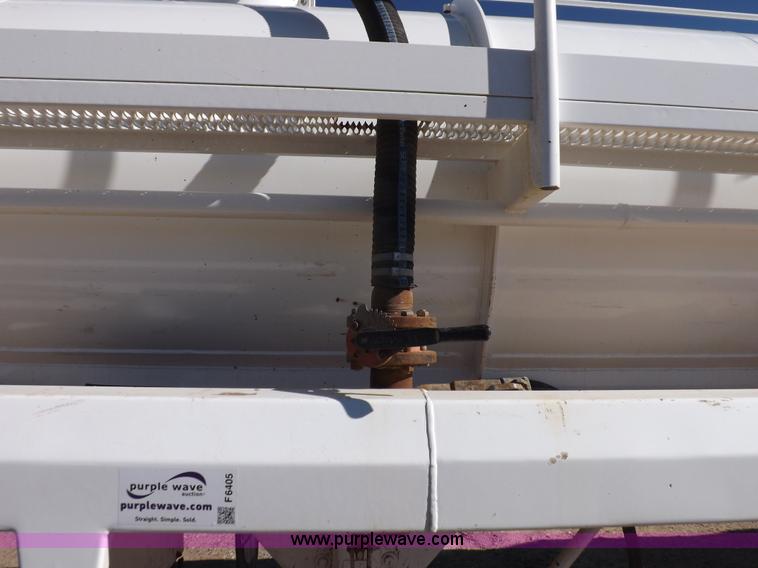 image for item F6405 2008 Dragon vacuum trailer