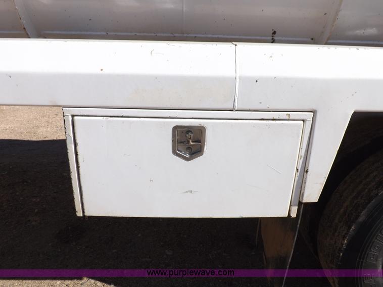 image for item F6405 2008 Dragon vacuum trailer