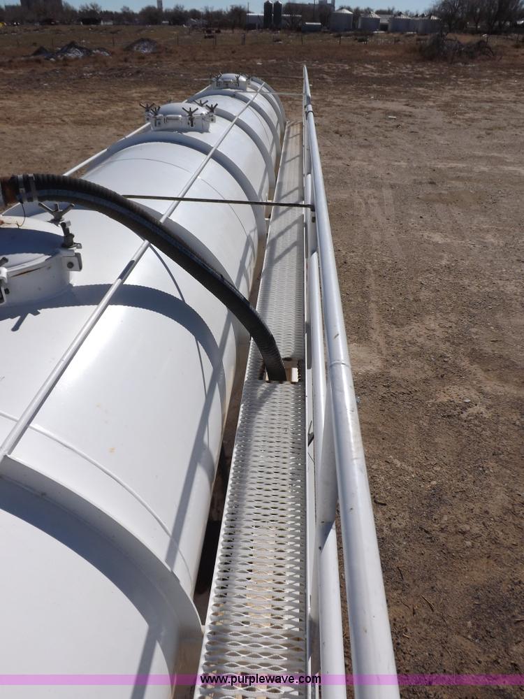 image for item F6405 2008 Dragon vacuum trailer