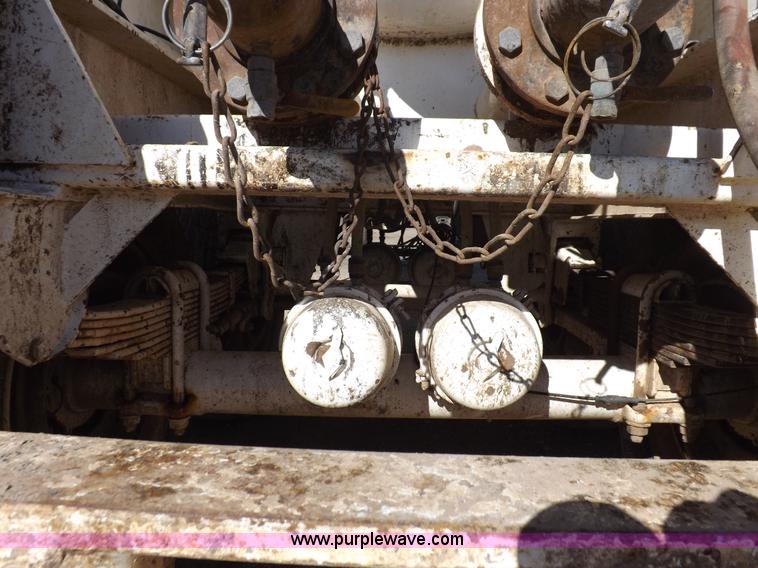 image for item F6405 2008 Dragon vacuum trailer