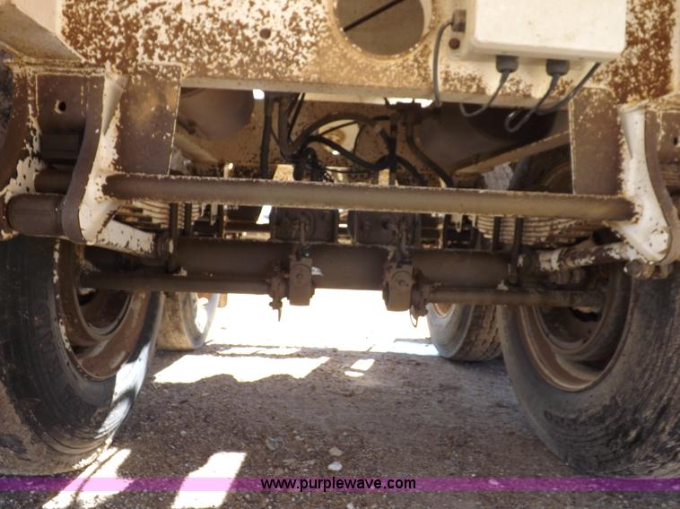 image for item F6405 2008 Dragon vacuum trailer