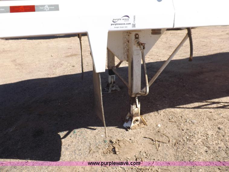 image for item F6405 2008 Dragon vacuum trailer