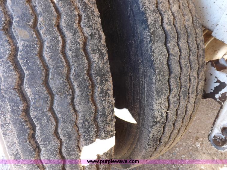 image for item F6405 2008 Dragon vacuum trailer