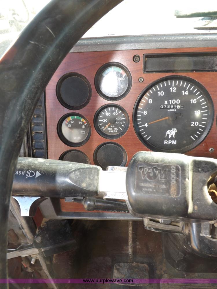 image for item F6406 1998 Mack CH613 semi truck