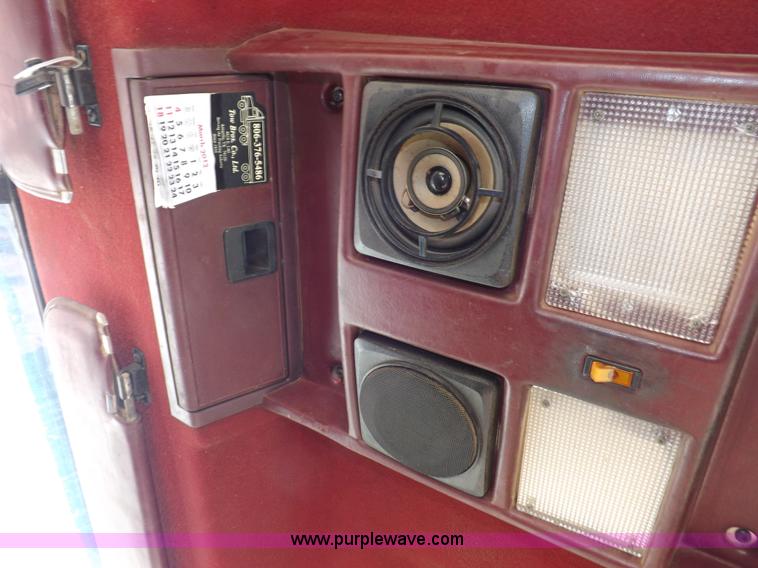 image for item F6406 1998 Mack CH613 semi truck