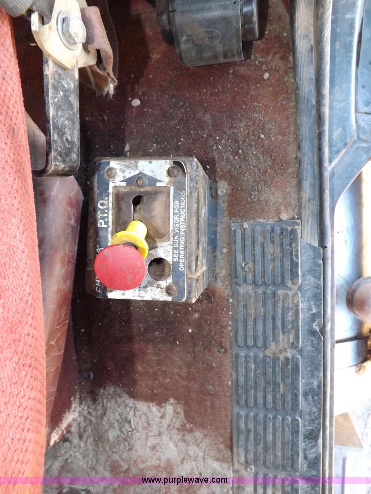 image for item F6406 1998 Mack CH613 semi truck