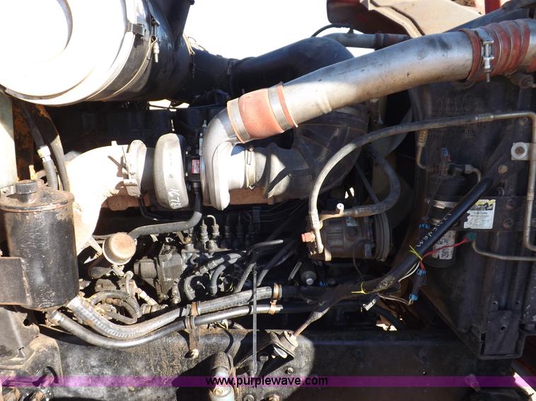 image for item F6406 1998 Mack CH613 semi truck