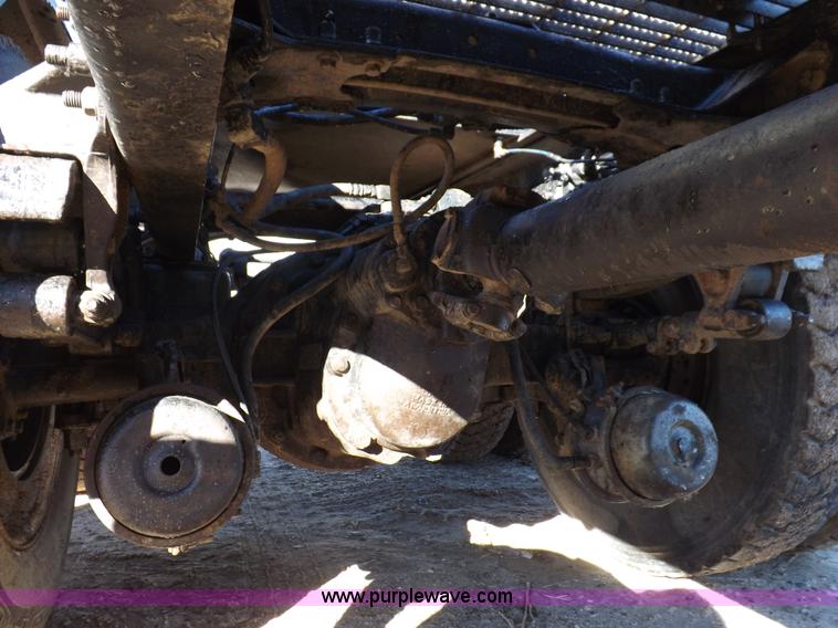 image for item F6406 1998 Mack CH613 semi truck