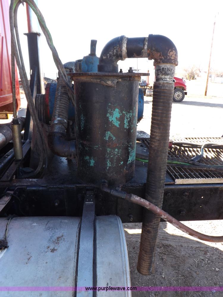 image for item F6406 1998 Mack CH613 semi truck