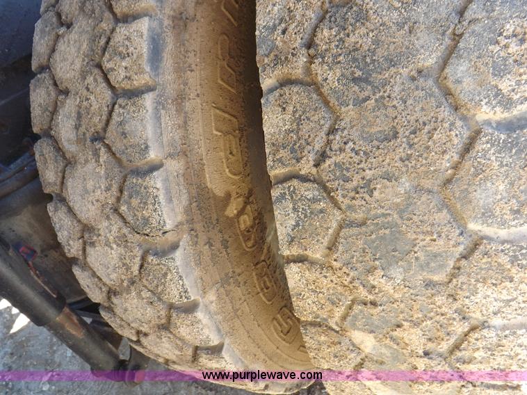 image for item F6406 1998 Mack CH613 semi truck