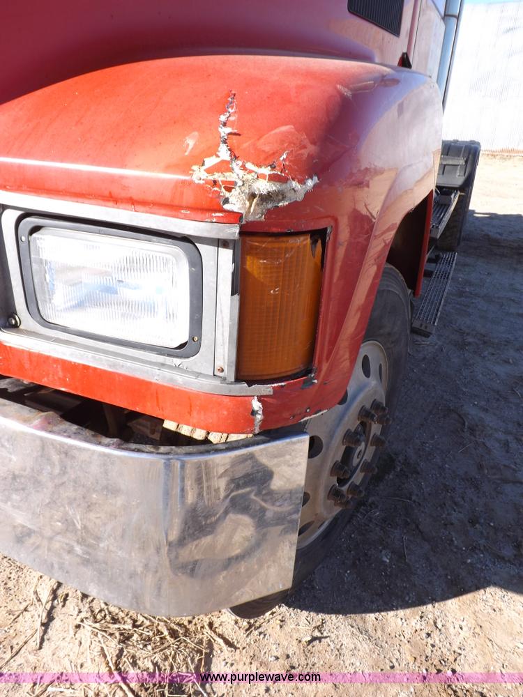 image for item F6406 1998 Mack CH613 semi truck