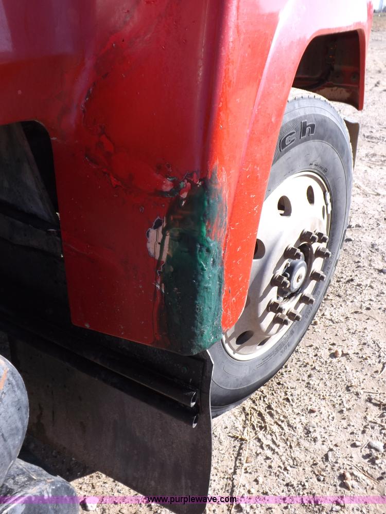 image for item F6406 1998 Mack CH613 semi truck