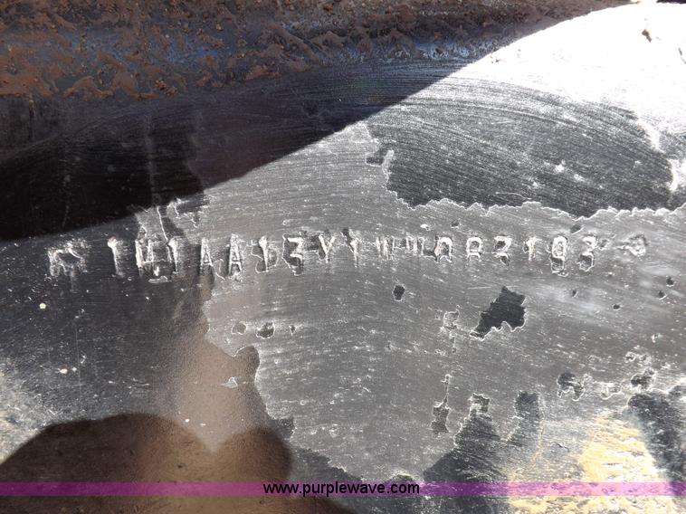 image for item F6406 1998 Mack CH613 semi truck