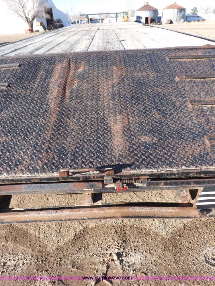 image for item F6407 2000 Donahue 38.5' tandem axle trailer