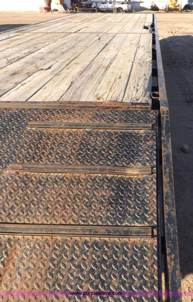 image for item F6407 2000 Donahue 38.5' tandem axle trailer