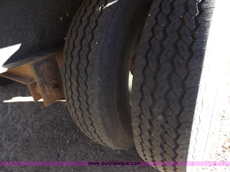 image for item F6407 2000 Donahue 38.5' tandem axle trailer