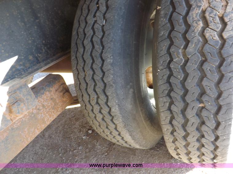 image for item F6407 2000 Donahue 38.5' tandem axle trailer