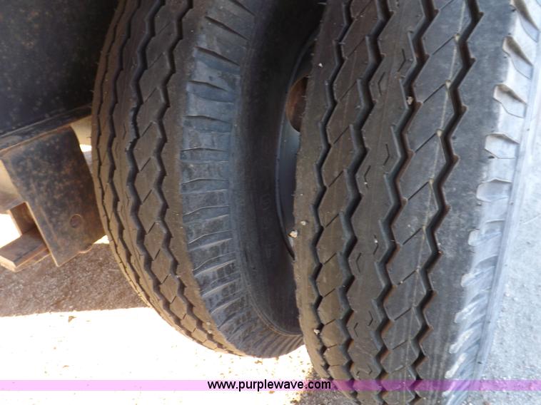 image for item F6407 2000 Donahue 38.5' tandem axle trailer