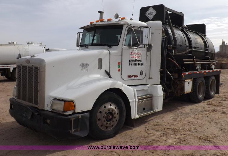 image for item F6408 1997 Peterbilt 378 vacuum truck