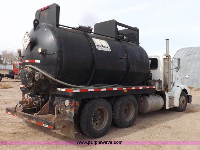 image for item F6408 1997 Peterbilt 378 vacuum truck