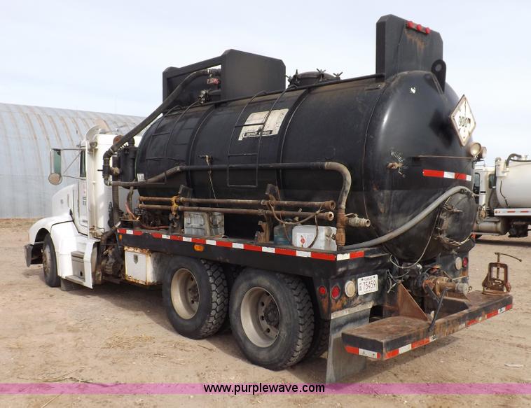 image for item F6408 1997 Peterbilt 378 vacuum truck