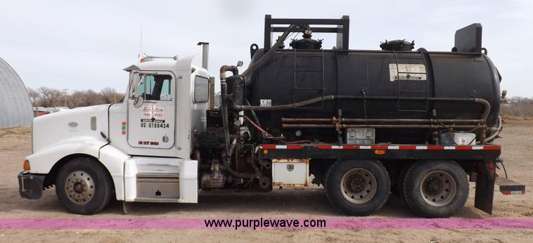 image for item F6408 1997 Peterbilt 378 vacuum truck